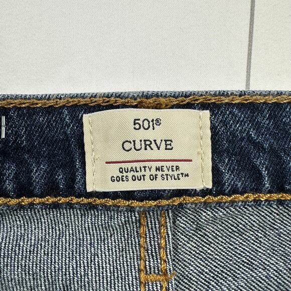 Levi's Premium Jeans Womens 29x34 Blue 501 Curve Dark Wash Button Fly Denim - Picture 4 of 16